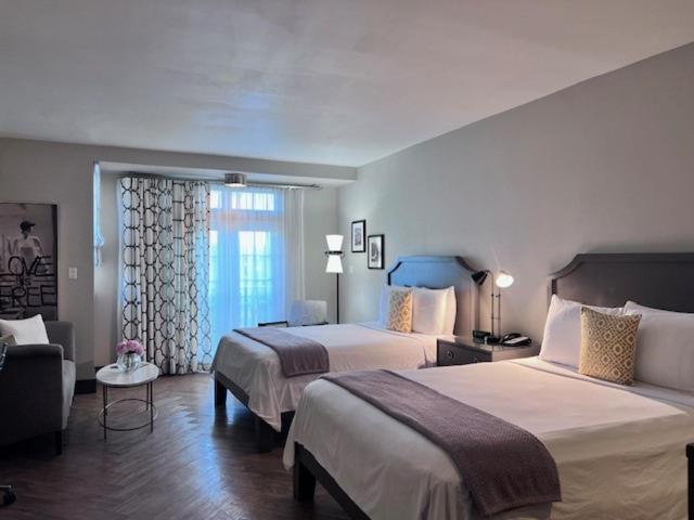 Hollywood Hotel 3*