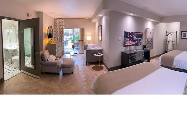 Hollywood 3*