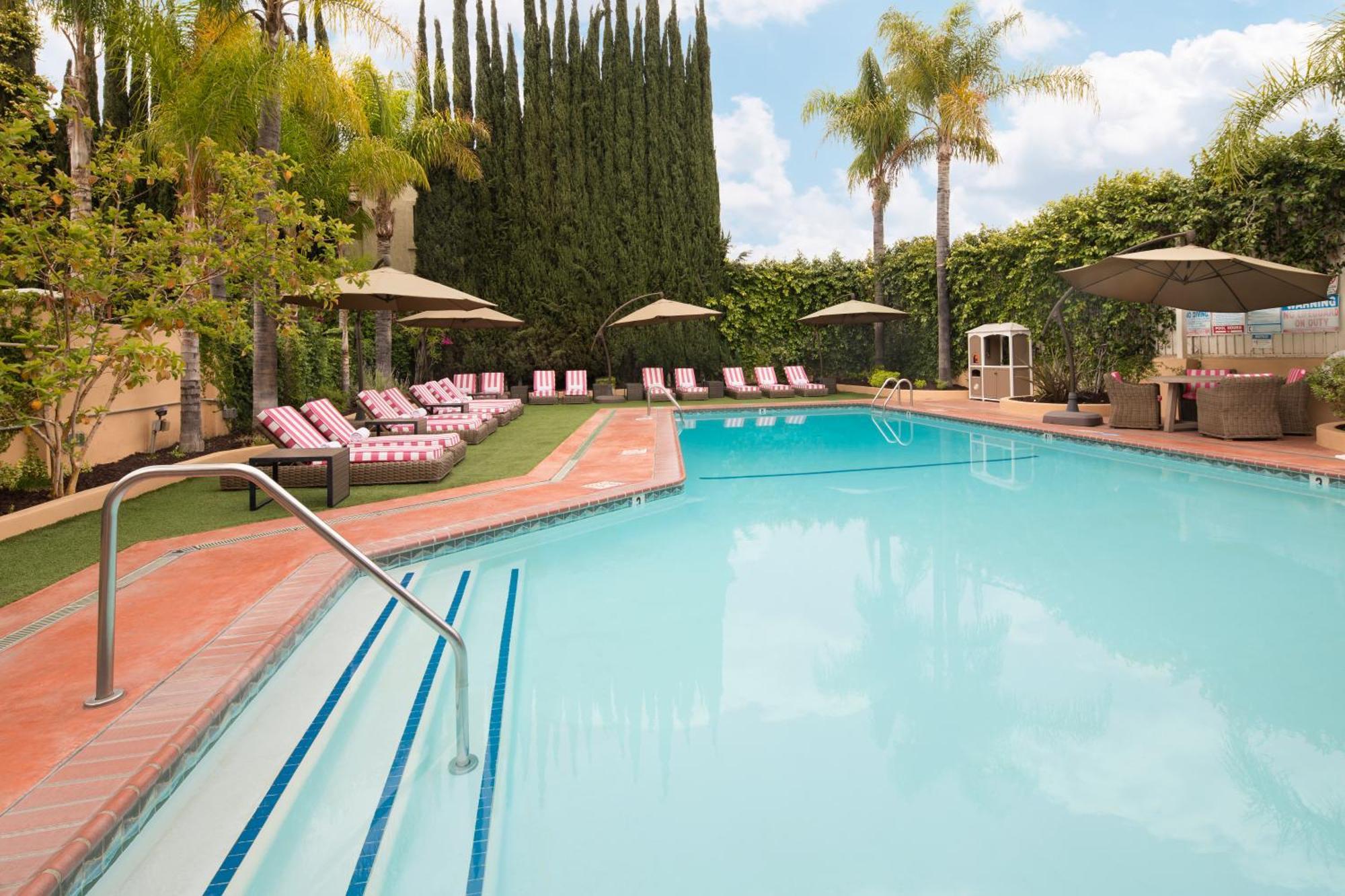 Hollywood Hotel 3*
